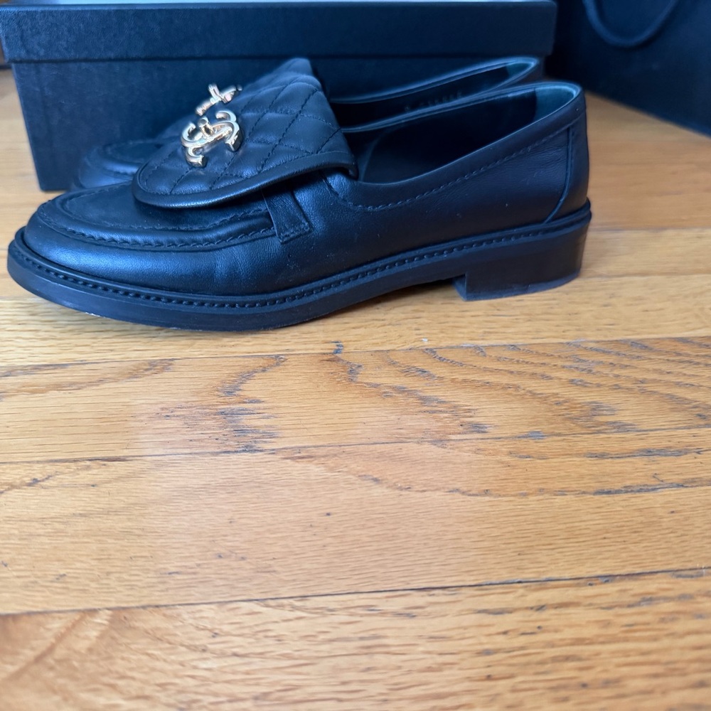 CHANEL Black Quilted turnlock Leather Loafers with Gold CC Hardware - Picture 9 of 10